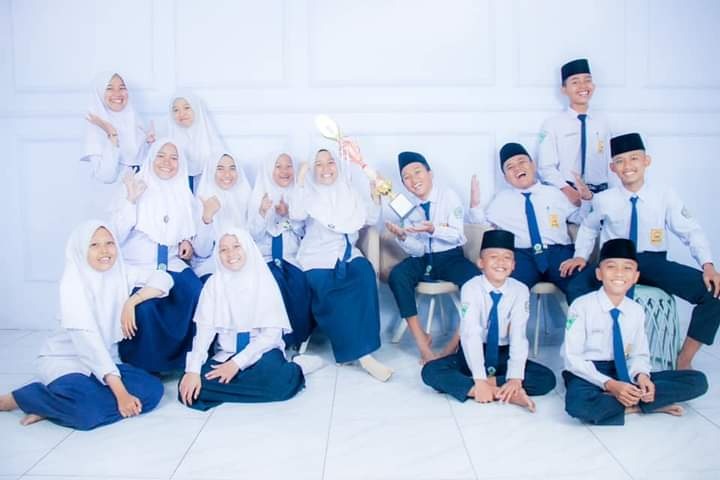 prestasi smpit warungpring